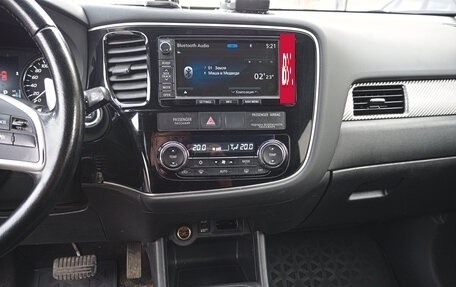 Mitsubishi Outlander III рестайлинг 3, 2014 год, 1 676 000 рублей, 19 фотография