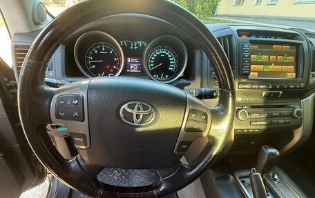 Toyota Land Cruiser 200, 2010 год, 2 500 000 рублей, 9 фотография