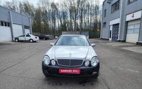 Mercedes-Benz E-Класс, 2002 год, 650 000 рублей, 1 фотография