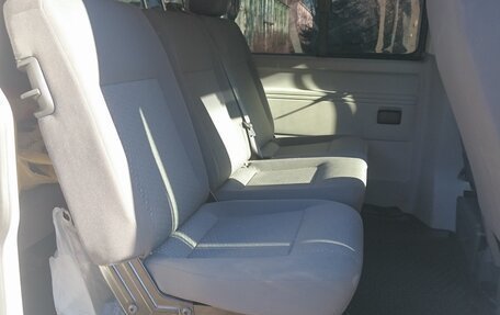 Volkswagen Caravelle T5, 2013 год, 2 000 000 рублей, 1 фотография