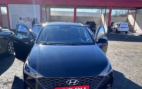 Hyundai Solaris II рестайлинг, 2021 год, 1 350 000 рублей, 1 фотография