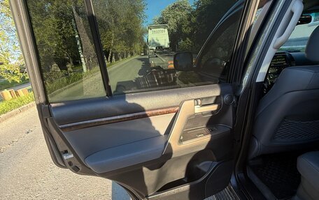 Toyota Land Cruiser 200, 2010 год, 2 500 000 рублей, 18 фотография
