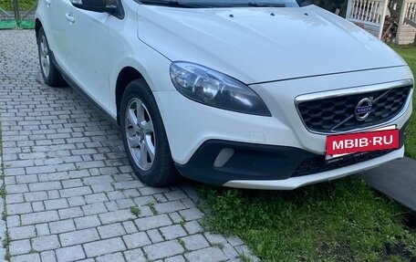 Volvo V40 Cross Country I, 2014 год, 1 030 000 рублей, 4 фотография