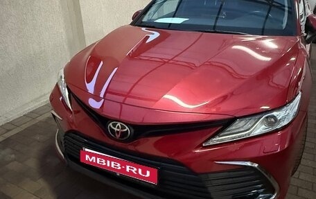 Toyota Camry, 2021 год, 3 700 000 рублей, 2 фотография