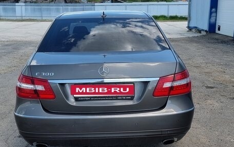 Mercedes-Benz E-Класс, 2010 год, 1 700 000 рублей, 3 фотография