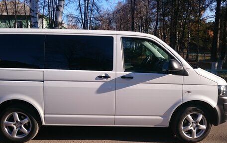 Volkswagen Caravelle T5, 2013 год, 2 000 000 рублей, 3 фотография