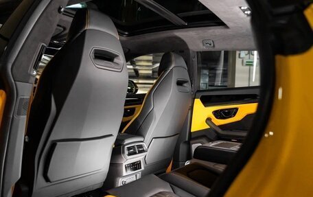 Lamborghini Urus I, 2025 год, 49 000 000 рублей, 13 фотография