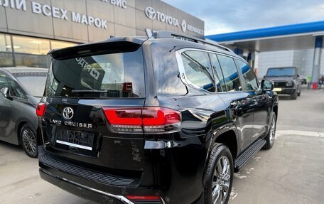 Toyota Land Cruiser, 2024 год, 12 000 000 рублей, 4 фотография