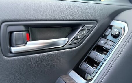 Toyota Land Cruiser, 2024 год, 12 000 000 рублей, 9 фотография