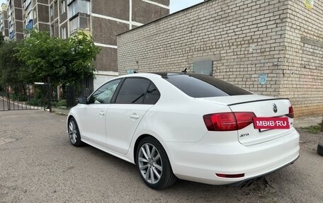Volkswagen Jetta VI, 2015 год, 1 590 000 рублей, 3 фотография