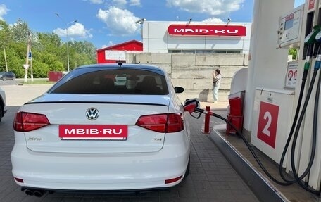 Volkswagen Jetta VI, 2015 год, 1 590 000 рублей, 13 фотография
