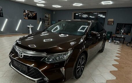 Toyota Camry, 2017 год, 1 850 000 рублей, 2 фотография