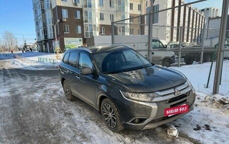 Mitsubishi Outlander III рестайлинг 3, 2018 год, 1 650 000 рублей, 5 фотография