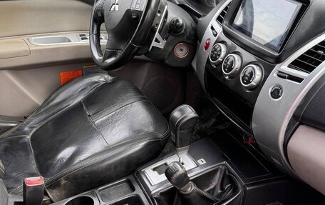 Mitsubishi Pajero Sport II рестайлинг, 2014 год, 1 850 000 рублей, 4 фотография