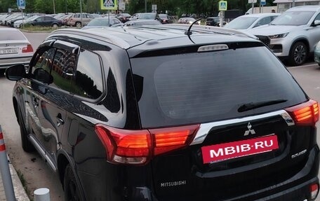 Mitsubishi Outlander III рестайлинг 3, 2015 год, 1 900 000 рублей, 2 фотография