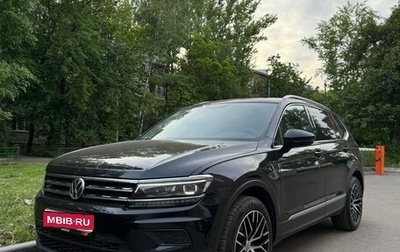 Volkswagen Tiguan II, 2018 год, 3 300 000 рублей, 1 фотография