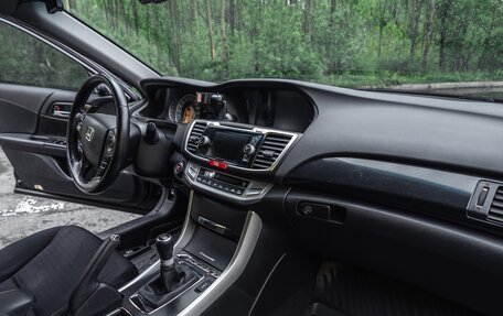Honda Accord IX рестайлинг, 2013 год, 1 600 000 рублей, 33 фотография
