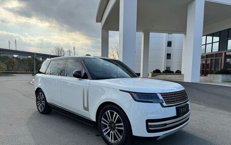 Land Rover Range Rover IV рестайлинг, 2023 год, 13 500 000 рублей, 10 фотография