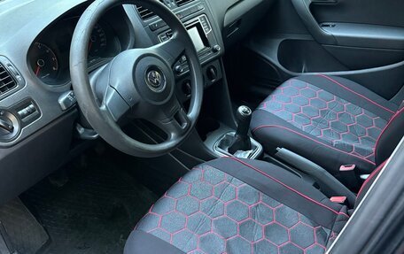 Volkswagen Polo VI (EU Market), 2012 год, 690 000 рублей, 16 фотография