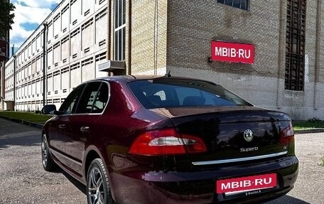 Skoda Superb III рестайлинг, 2010 год, 1 600 000 рублей, 11 фотография