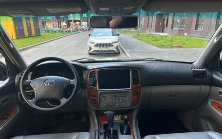 Toyota Land Cruiser 100 рестайлинг 2, 2003 год, 2 900 000 рублей, 10 фотография