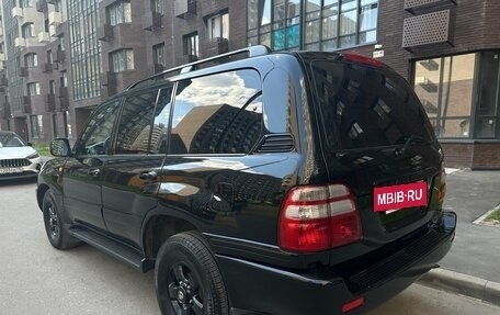 Toyota Land Cruiser 100 рестайлинг 2, 2003 год, 2 900 000 рублей, 3 фотография