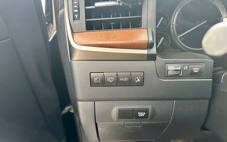 Lexus LX III, 2017 год, 9 000 000 рублей, 8 фотография