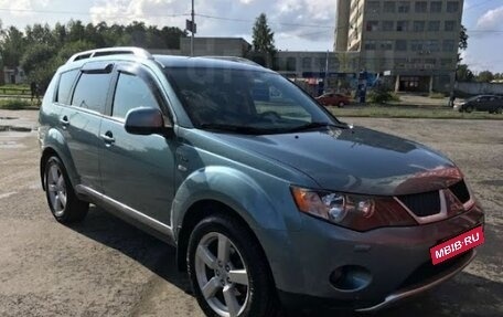Mitsubishi Outlander III рестайлинг 3, 2007 год, 1 250 000 рублей, 3 фотография