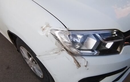 Renault Logan II, 2018 год, 650 000 рублей, 1 фотография