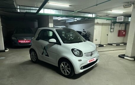 Smart Fortwo III, 2018 год, 1 210 000 рублей, 15 фотография
