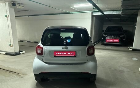 Smart Fortwo III, 2018 год, 1 210 000 рублей, 11 фотография