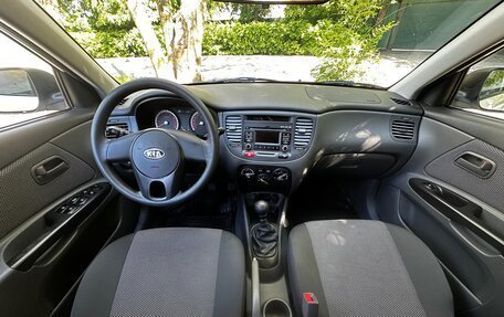 KIA Rio II, 2011 год, 985 000 рублей, 16 фотография