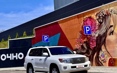 Toyota Land Cruiser 200, 2014 год, 5 250 000 рублей, 10 фотография