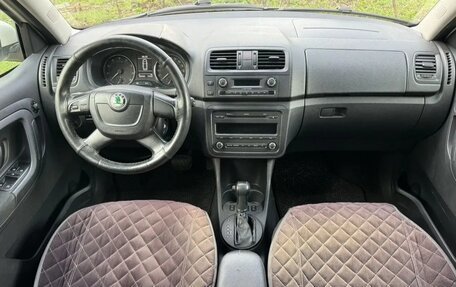 Skoda Fabia II, 2011 год, 678 678 рублей, 6 фотография