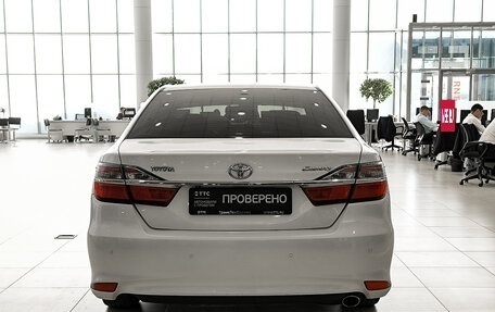 Toyota Camry, 2015 год, 1 550 000 рублей, 10 фотография