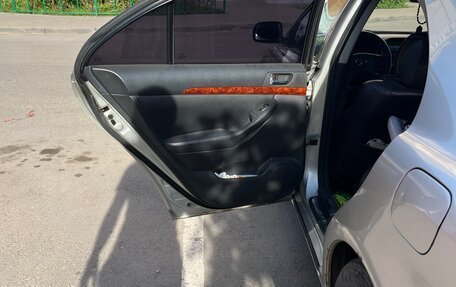 Toyota Avensis III рестайлинг, 2003 год, 505 000 рублей, 8 фотография