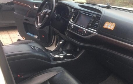 Toyota Highlander III, 2014 год, 2 750 000 рублей, 3 фотография