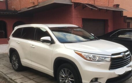 Toyota Highlander III, 2014 год, 2 750 000 рублей, 2 фотография