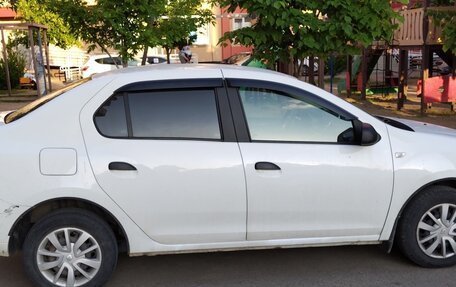 Renault Logan II, 2018 год, 650 000 рублей, 4 фотография