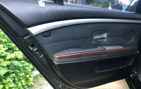 BMW 7 серия, 2004 год, 970 000 рублей, 10 фотография