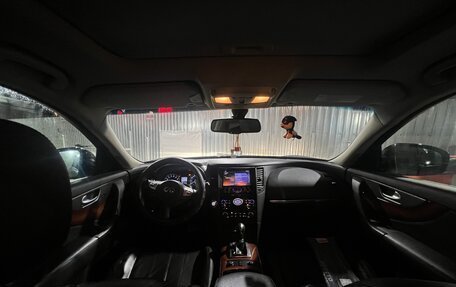 Infiniti QX70, 2013 год, 1 900 000 рублей, 7 фотография