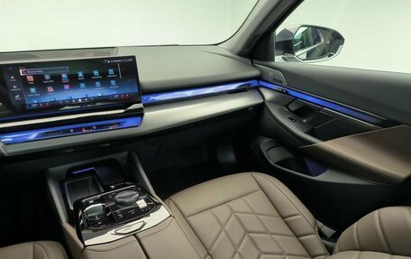 BMW 5 серия, 2024 год, 8 990 000 рублей, 11 фотография