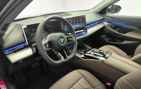BMW 5 серия, 2024 год, 8 990 000 рублей, 15 фотография