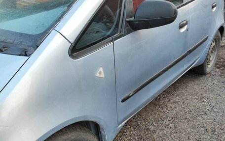 Mitsubishi Colt VI рестайлинг, 2005 год, 300 000 рублей, 3 фотография