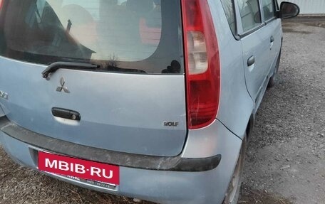 Mitsubishi Colt VI рестайлинг, 2005 год, 300 000 рублей, 2 фотография