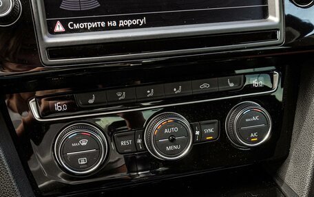 Volkswagen Passat B8 рестайлинг, 2017 год, 2 250 000 рублей, 14 фотография