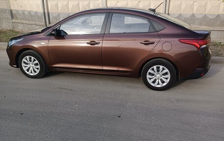 Hyundai Solaris II рестайлинг, 2022 год, 1 850 000 рублей, 4 фотография