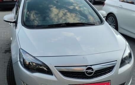 Opel Astra J, 2012 год, 730 000 рублей, 2 фотография