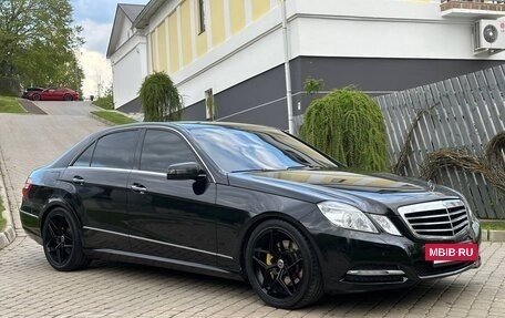 Mercedes-Benz E-Класс, 2011 год, 1 330 000 рублей, 10 фотография