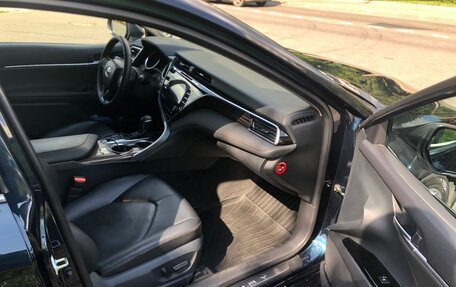 Toyota Camry, 2019 год, 2 750 000 рублей, 9 фотография
